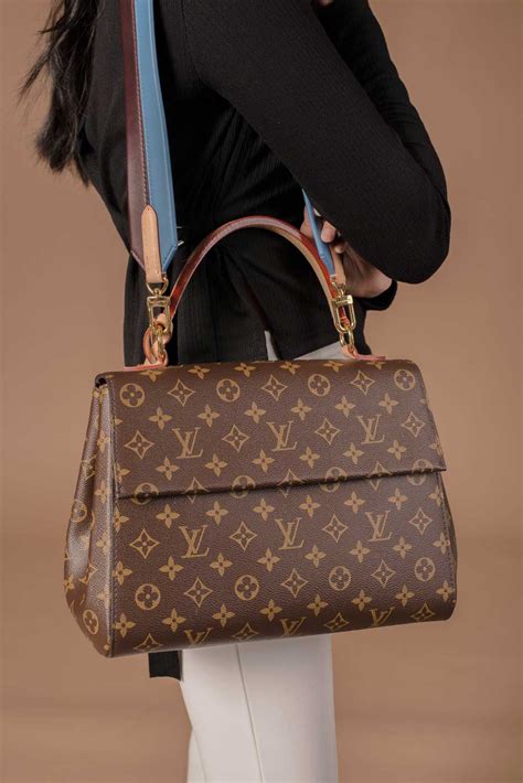 louis vuitton cluny mm review|louis vuitton cluny bb black.